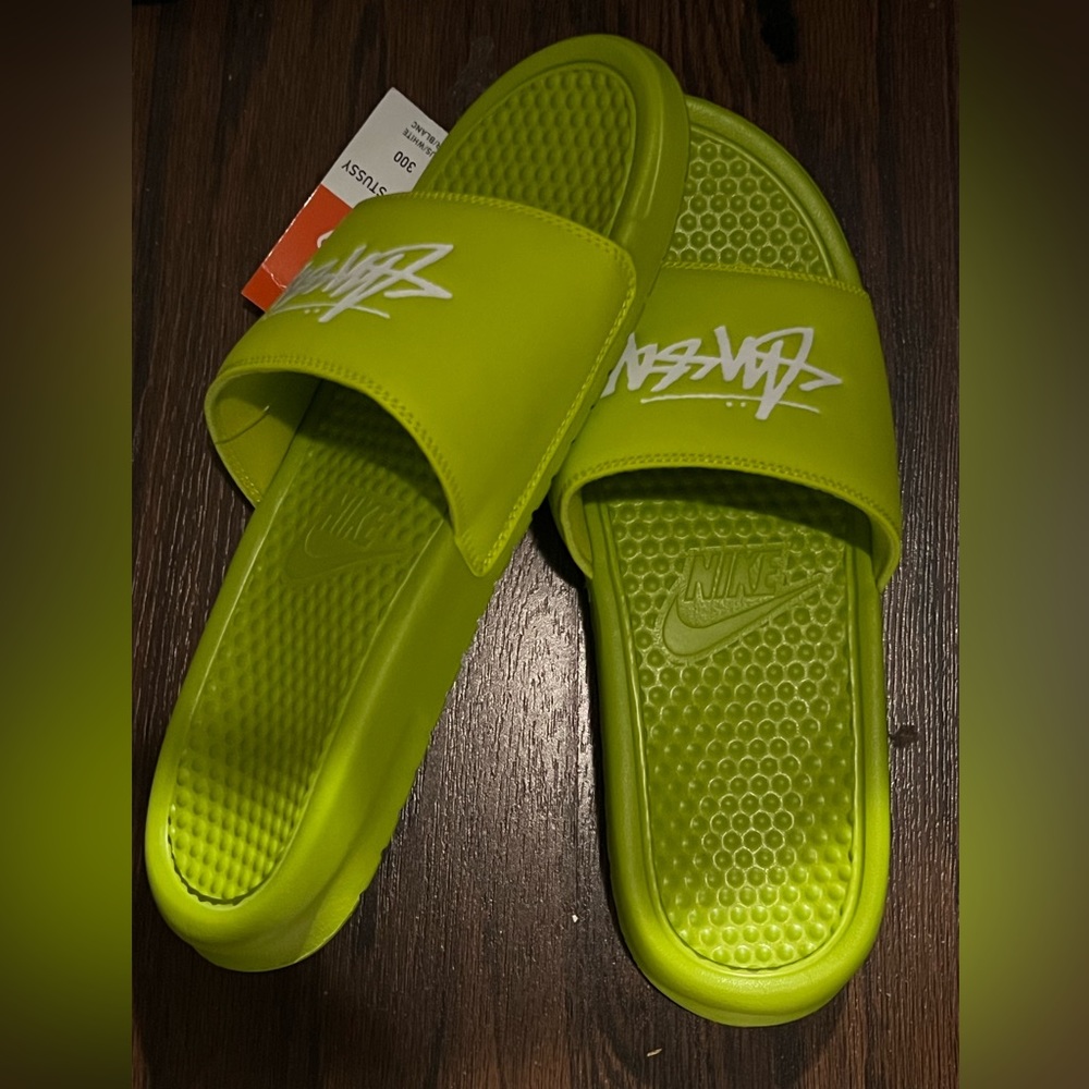 I’M SELLING NIKE X STUSSY SLIDES